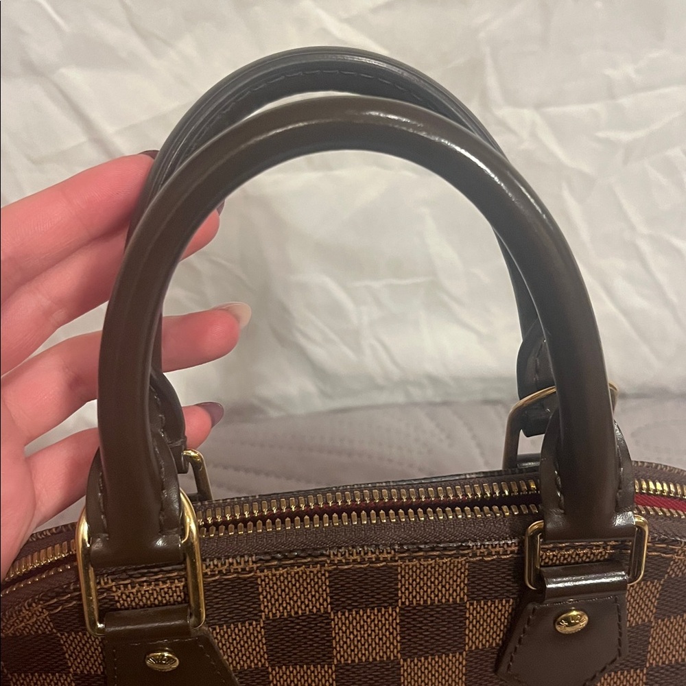 Louis Vuitton Alma BB - Picture 8 of 16